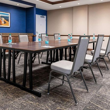 Hampton Inn & Suites Madison Downtown Bagian luar foto