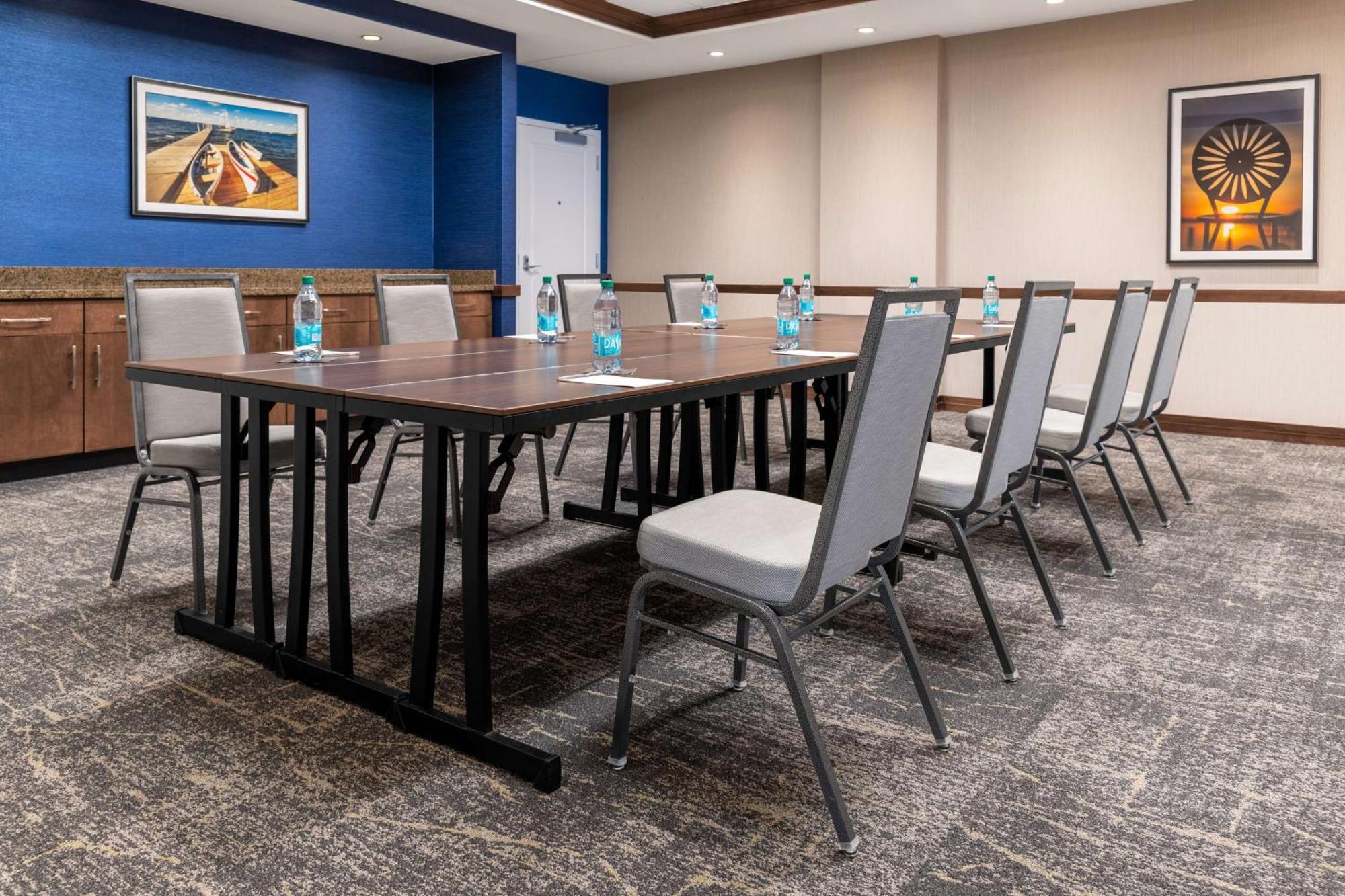 Hampton Inn & Suites Madison Downtown Bagian luar foto