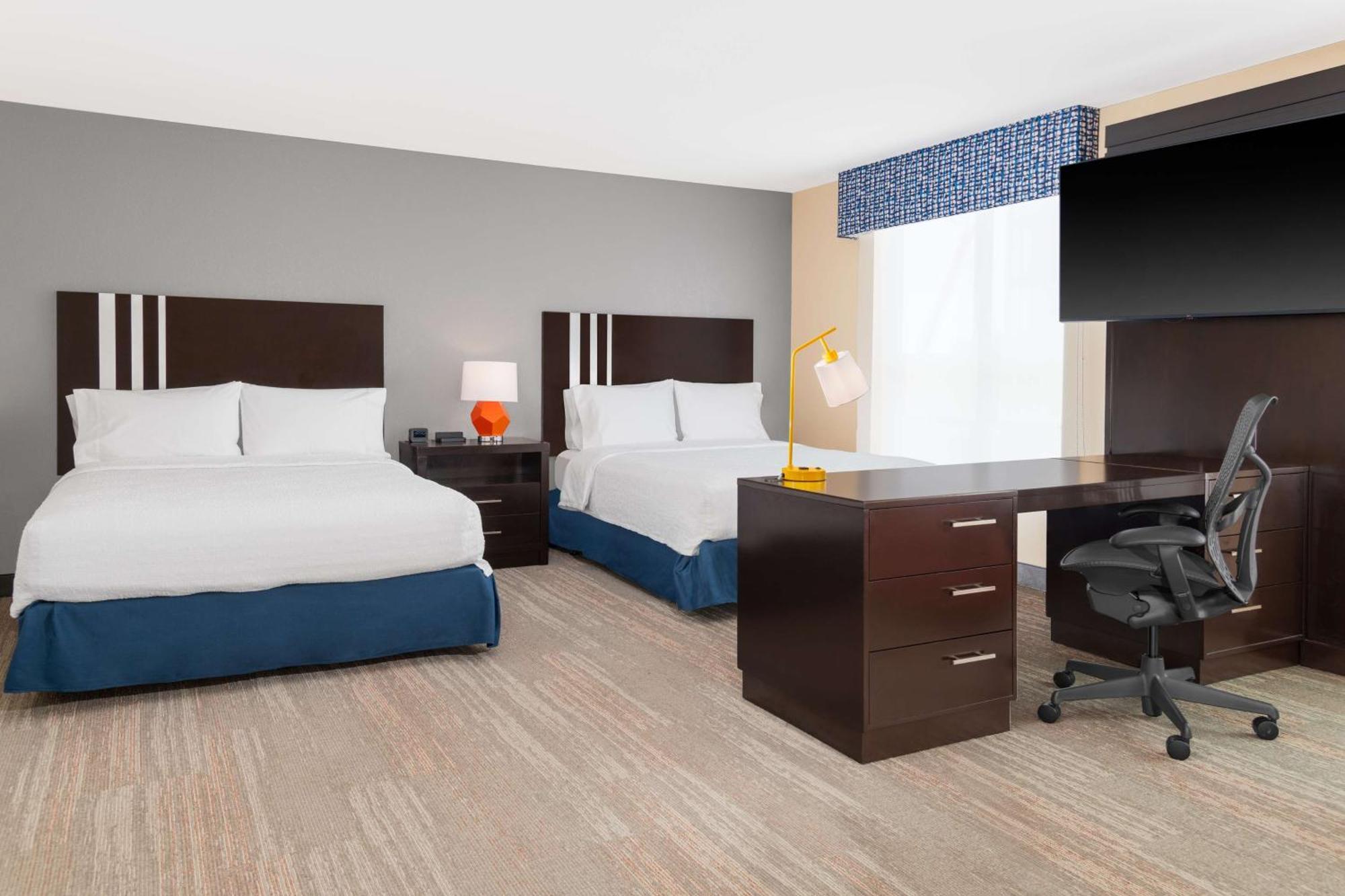 Hampton Inn & Suites Madison Downtown Bagian luar foto