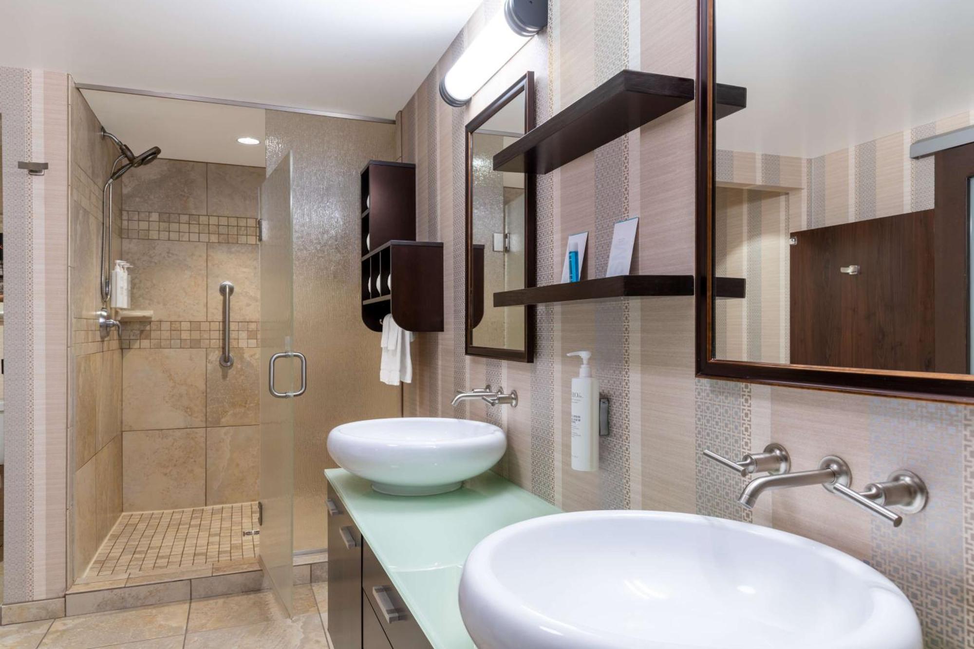 Hampton Inn & Suites Madison Downtown Bagian luar foto