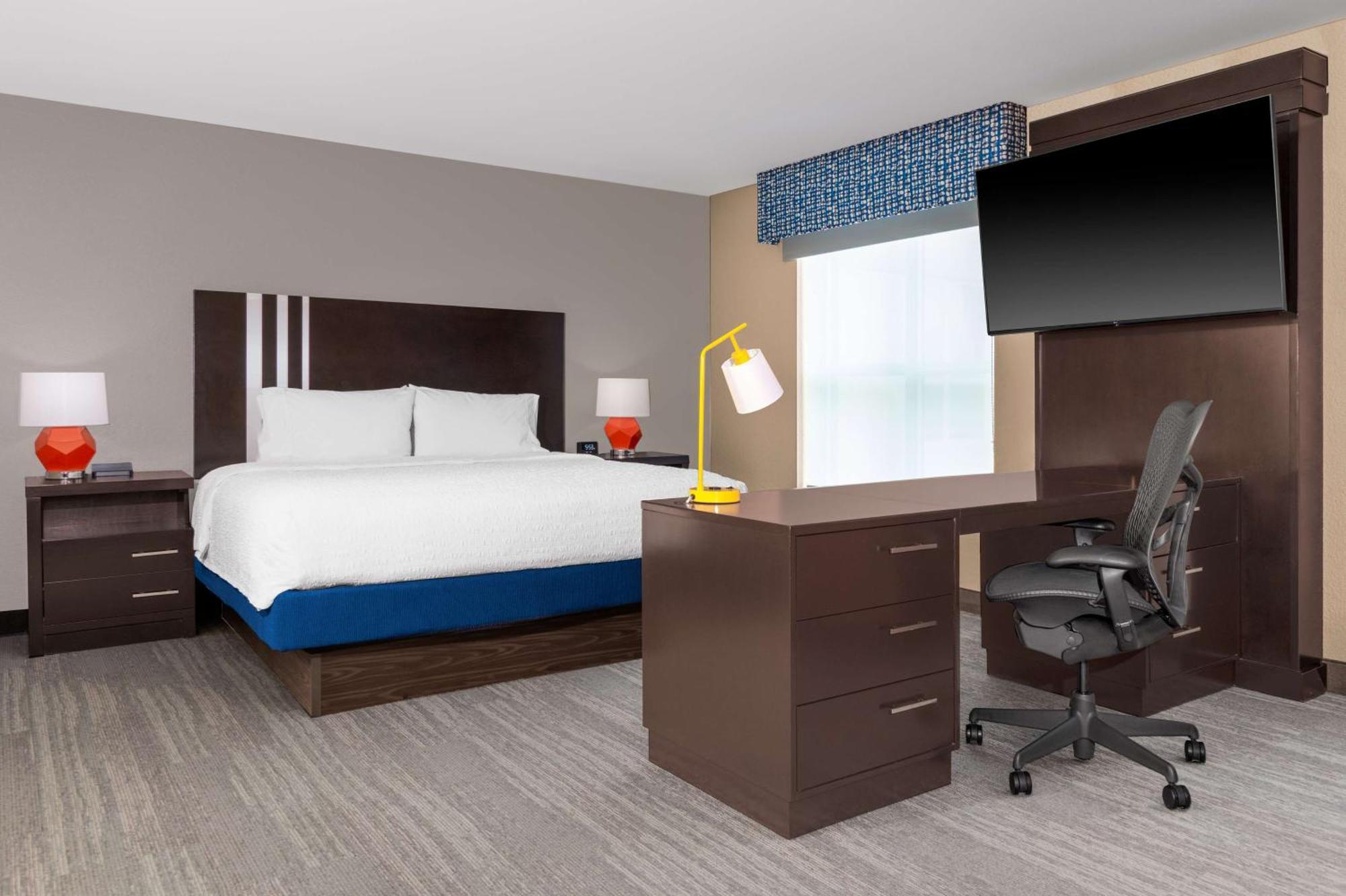 Hampton Inn & Suites Madison Downtown Bagian luar foto
